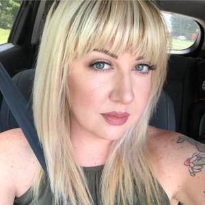 Meet your Posher, Hillary